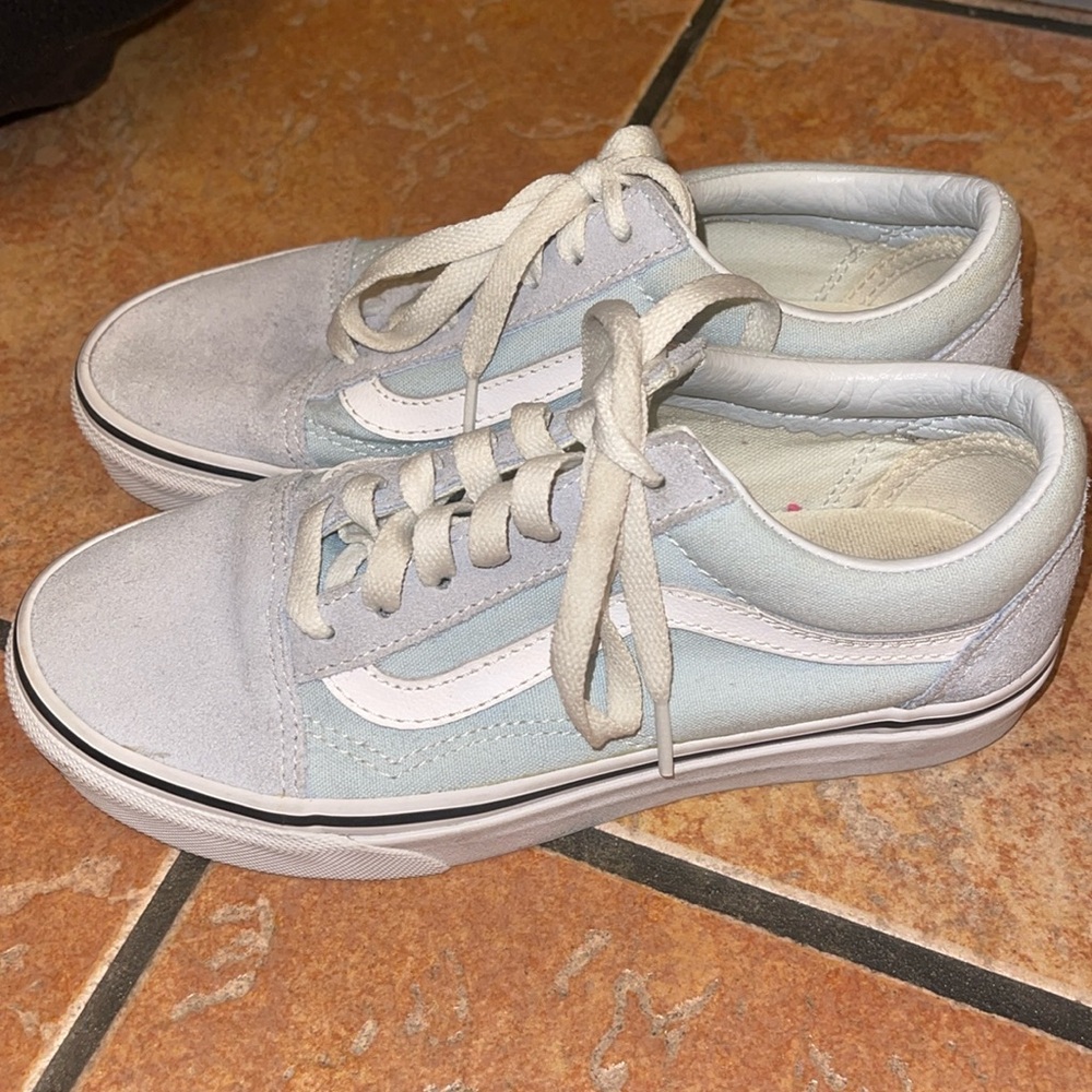 Vans - Picture 2 of 3
